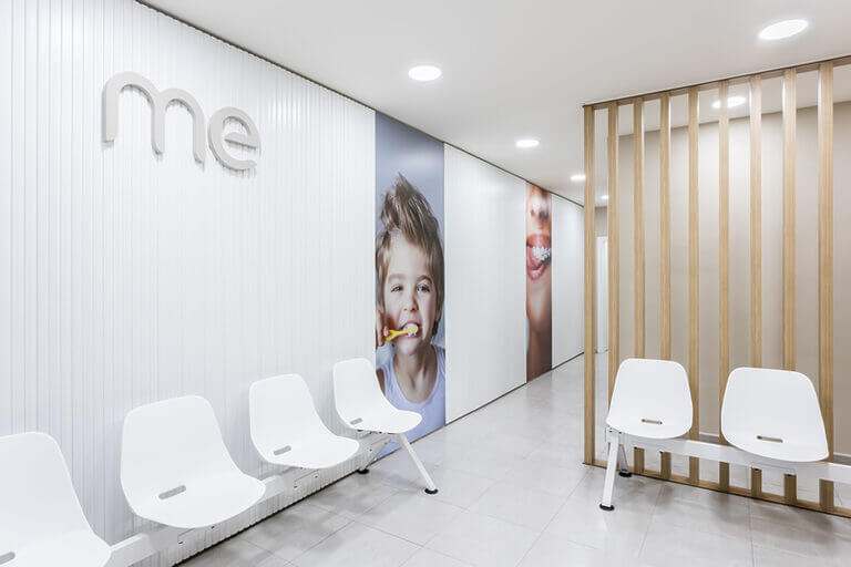 Inicio 9 Clinica Dental ME Barcelona - Carrusel 3